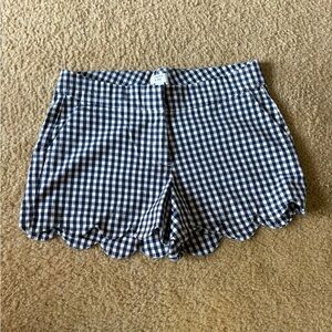 Crown & Ivy Shelby Scalloped Shorts